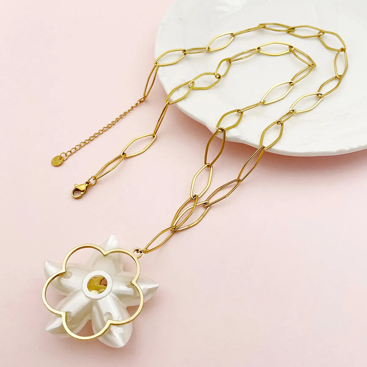 Elegant French Style Flower Stainless Steel Plating Inlay Artificial Pearls Gold Plated Pendant Necklace