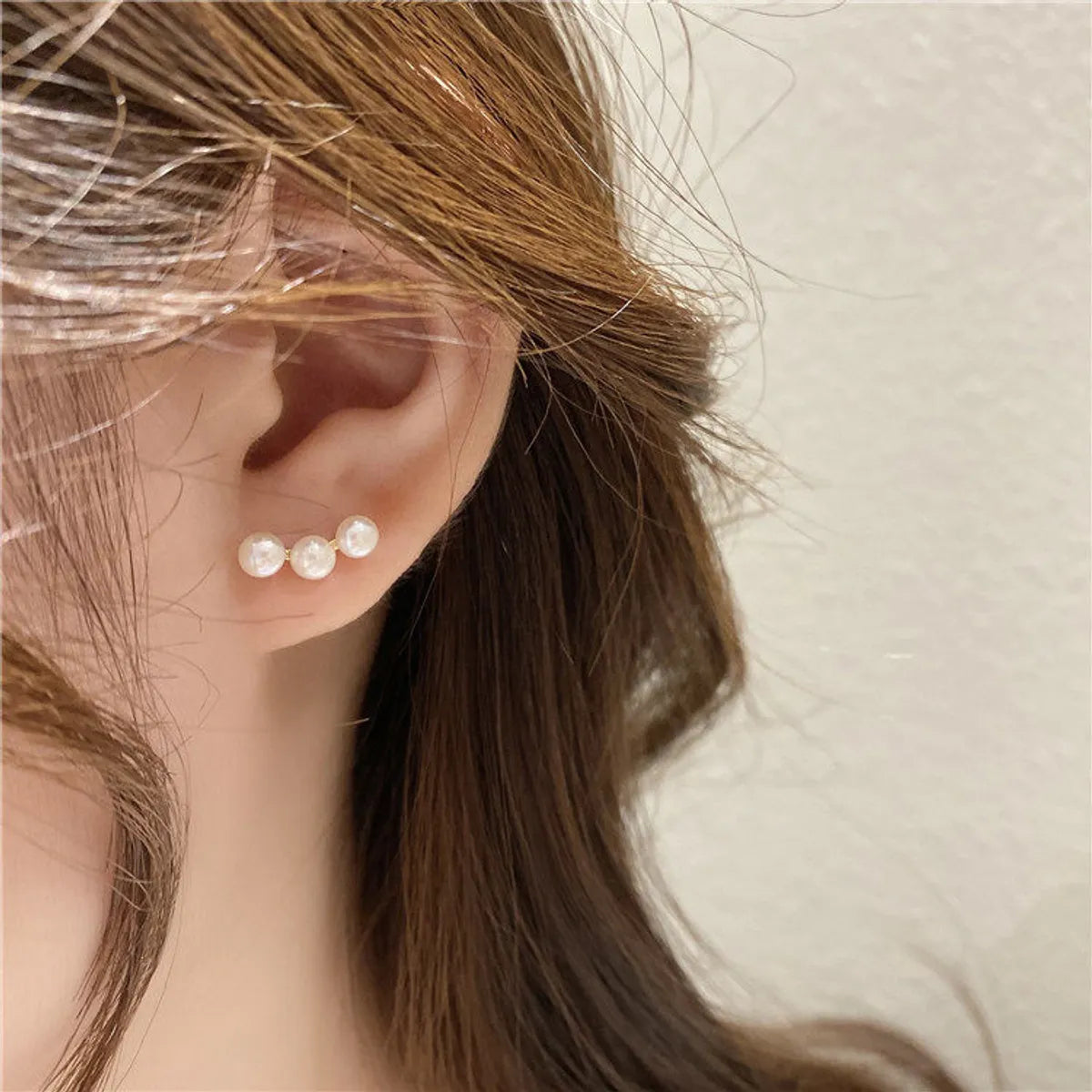 Elegant Geometric Alloy Plating Inlay Artificial Pearls Women's Ear Line