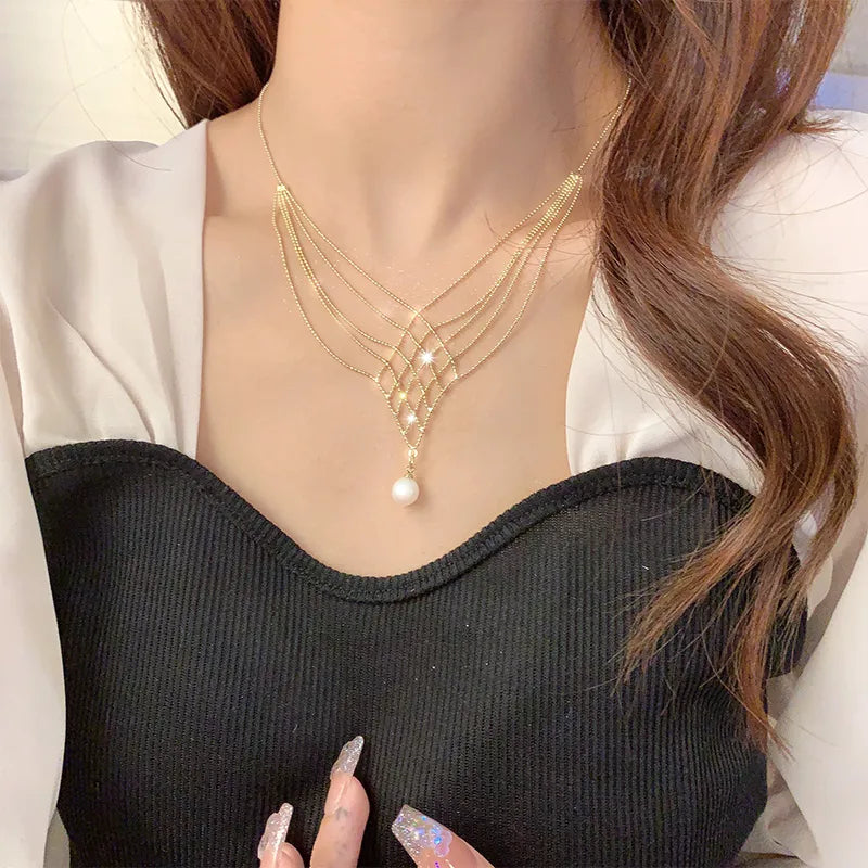 Elegant Geometric Alloy Plating Inlay Artificial Pearls Women'S Necklace