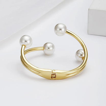 Elegant Geometric Alloy Women's Bangle