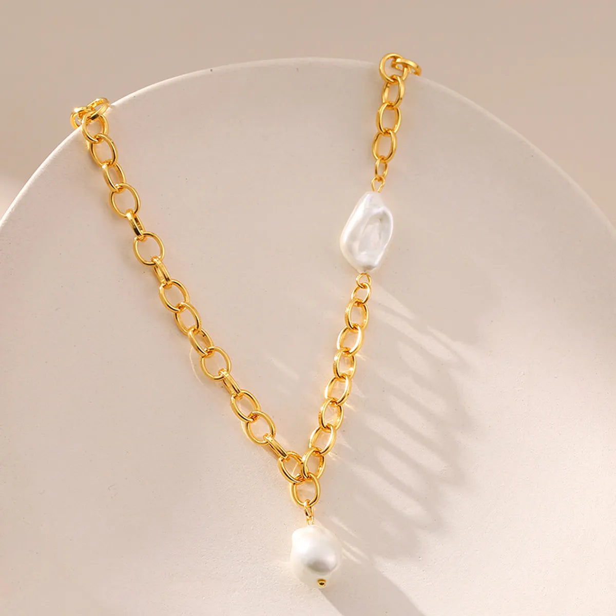 Elegant Geometric Copper Plating Freshwater Pearl Necklace