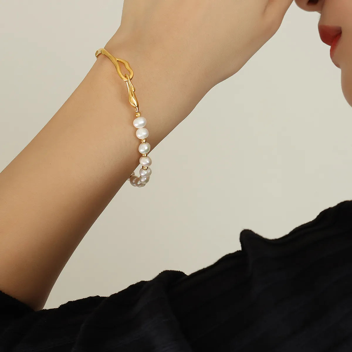 Elegant Geometric Freshwater Pearl Titanium Steel Beaded Plating 18k Gold Plated Bracelets