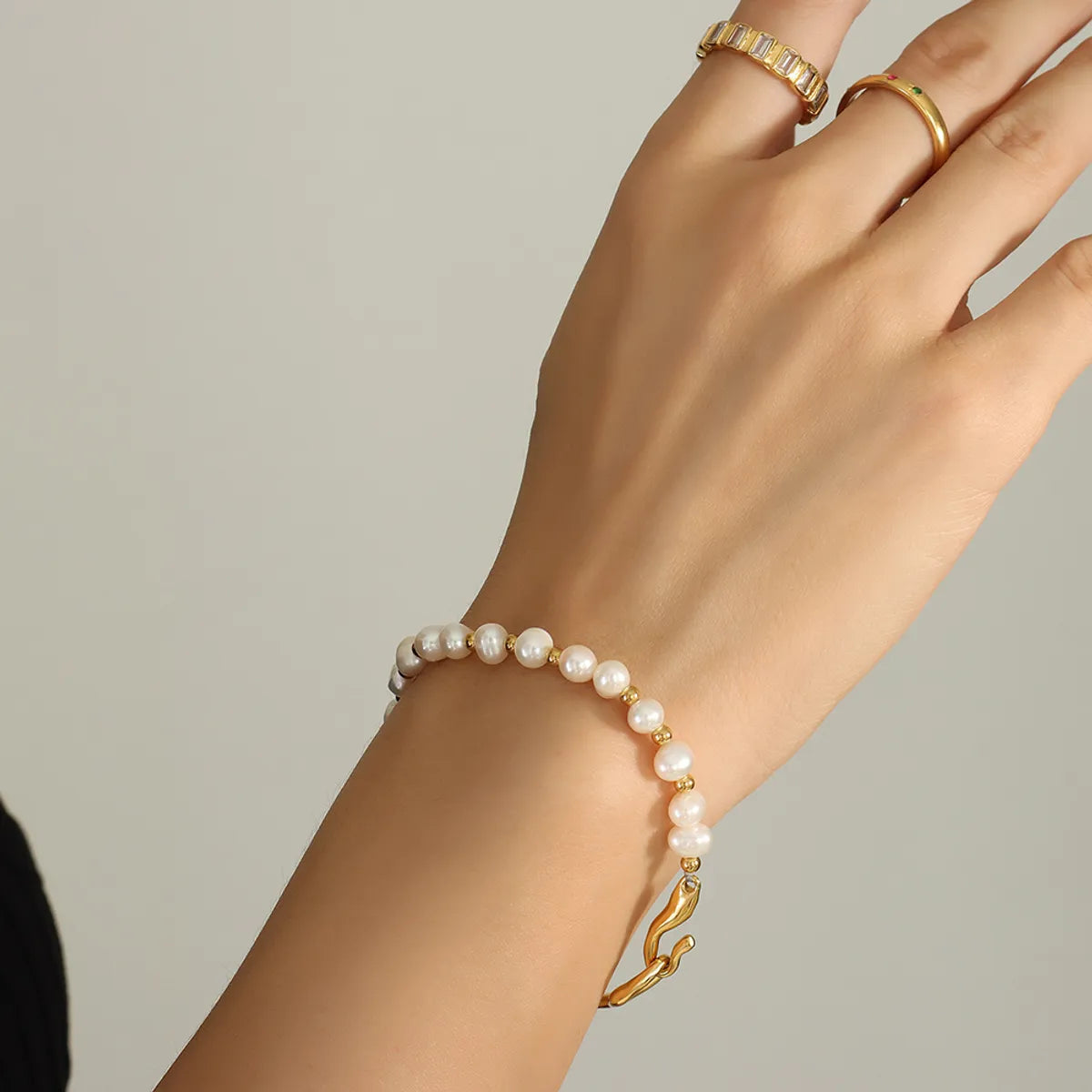 Elegant Geometric Freshwater Pearl Titanium Steel Beaded Plating 18k Gold Plated Bracelets