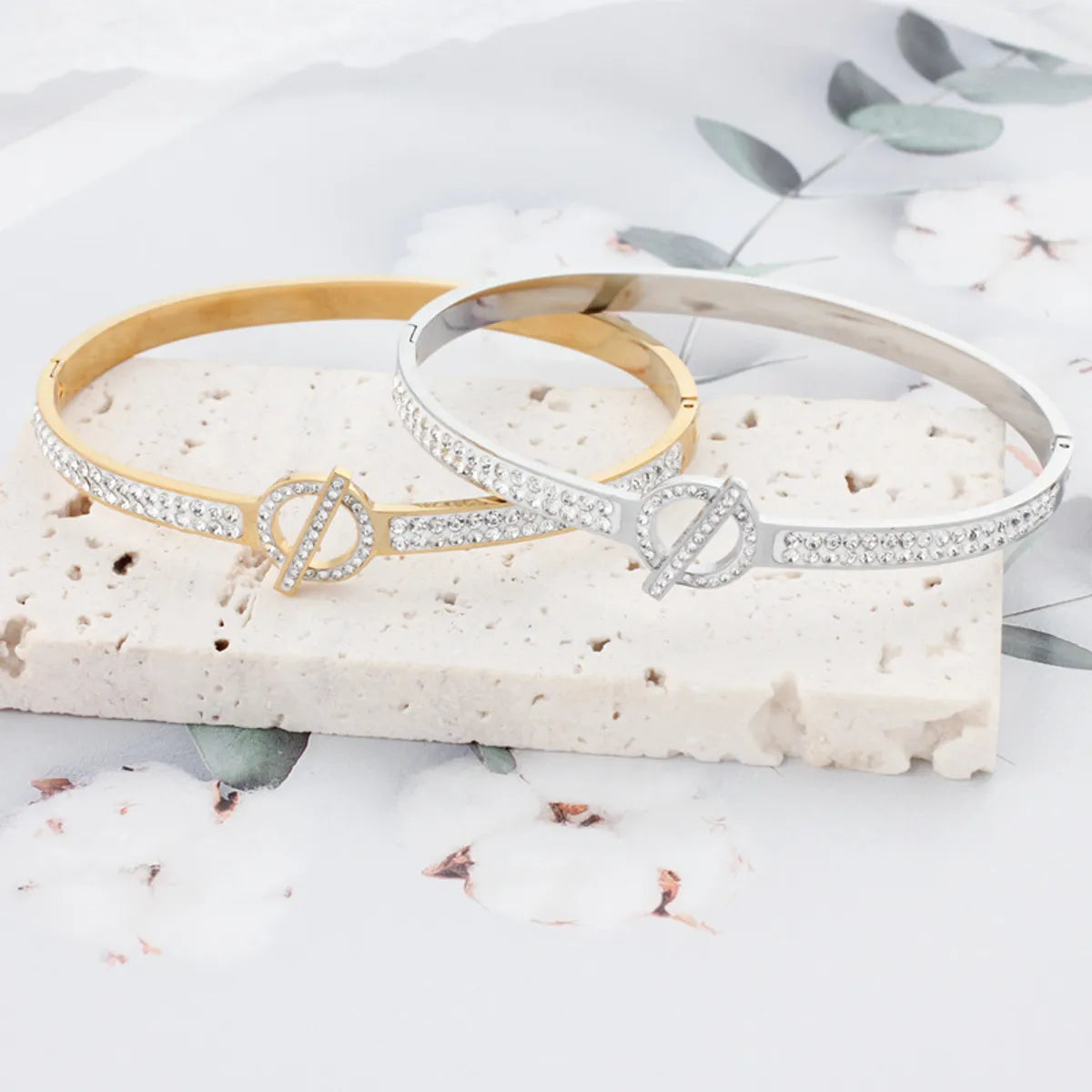 Elegant Geometric Titanium Steel Inlay Rhinestones Bangle