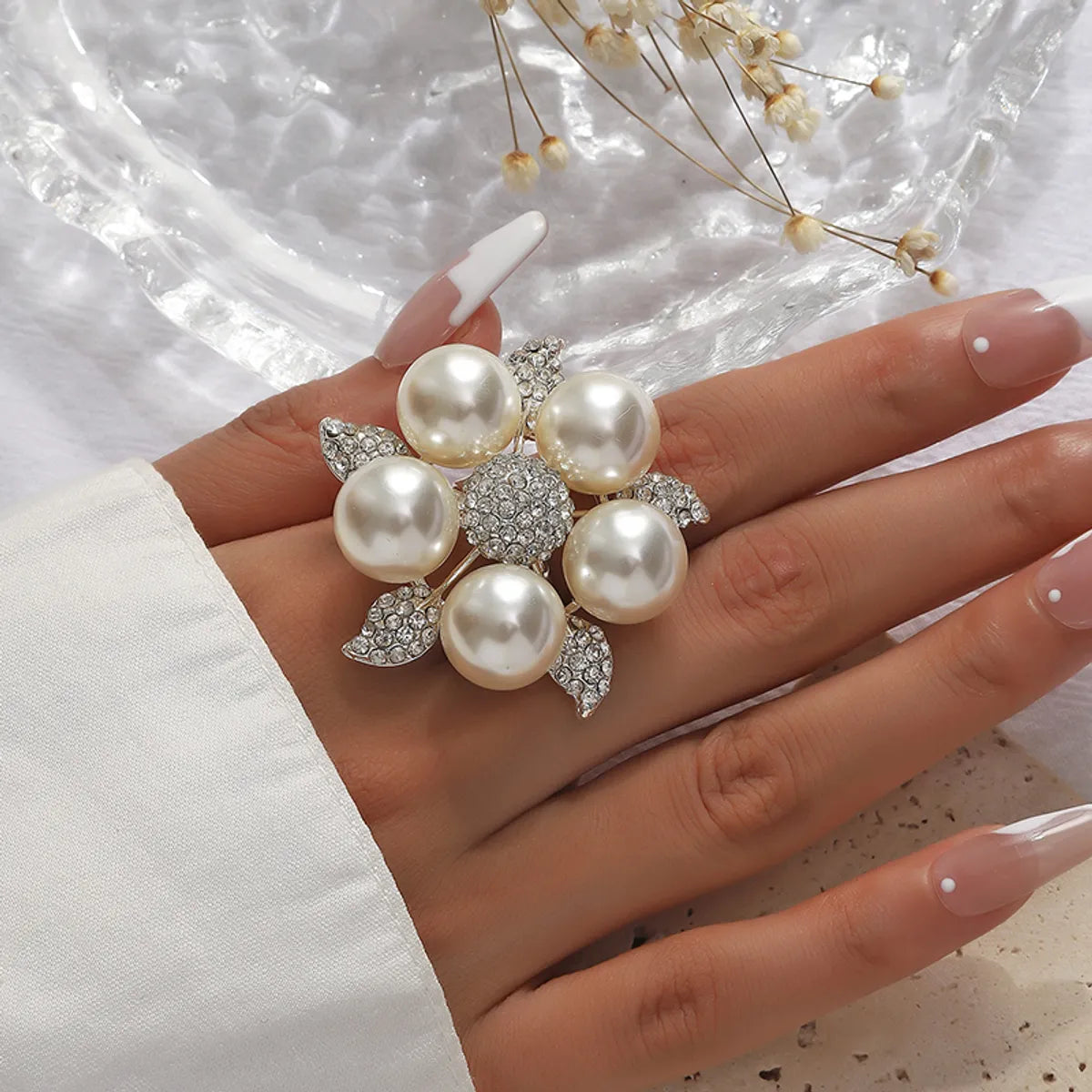 Elegant Glam Bridal Flower Alloy Inlay Artificial Pearls Artificial Diamond Women'S Open Rings