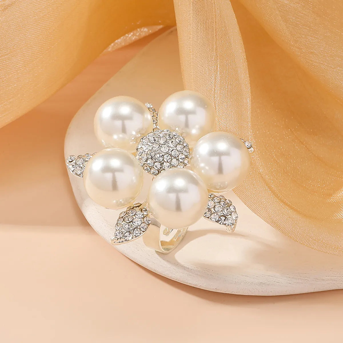 Elegant Glam Bridal Flower Alloy Inlay Artificial Pearls Artificial Diamond Women'S Open Rings