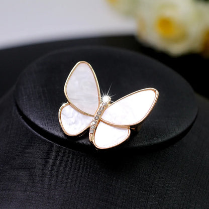 Elegant Glam Geometric Alloy Plating Inlay Artificial Pearls Rhinestones Shell Women'S Brooches