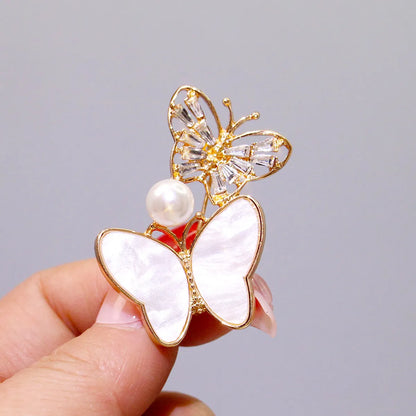 Elegant Glam Geometric Alloy Plating Inlay Artificial Pearls Rhinestones Shell Women'S Brooches