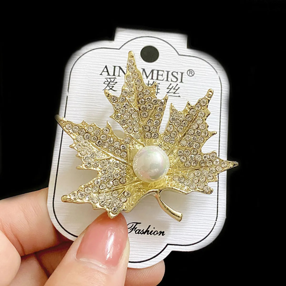 Elegant Glam Geometric Alloy Plating Inlay Artificial Pearls Rhinestones Shell Women'S Brooches