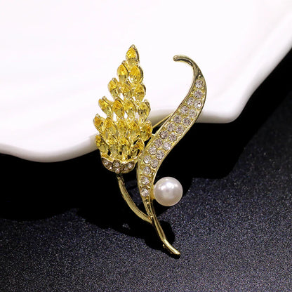 Elegant Glam Geometric Alloy Plating Inlay Artificial Pearls Rhinestones Shell Women'S Brooches