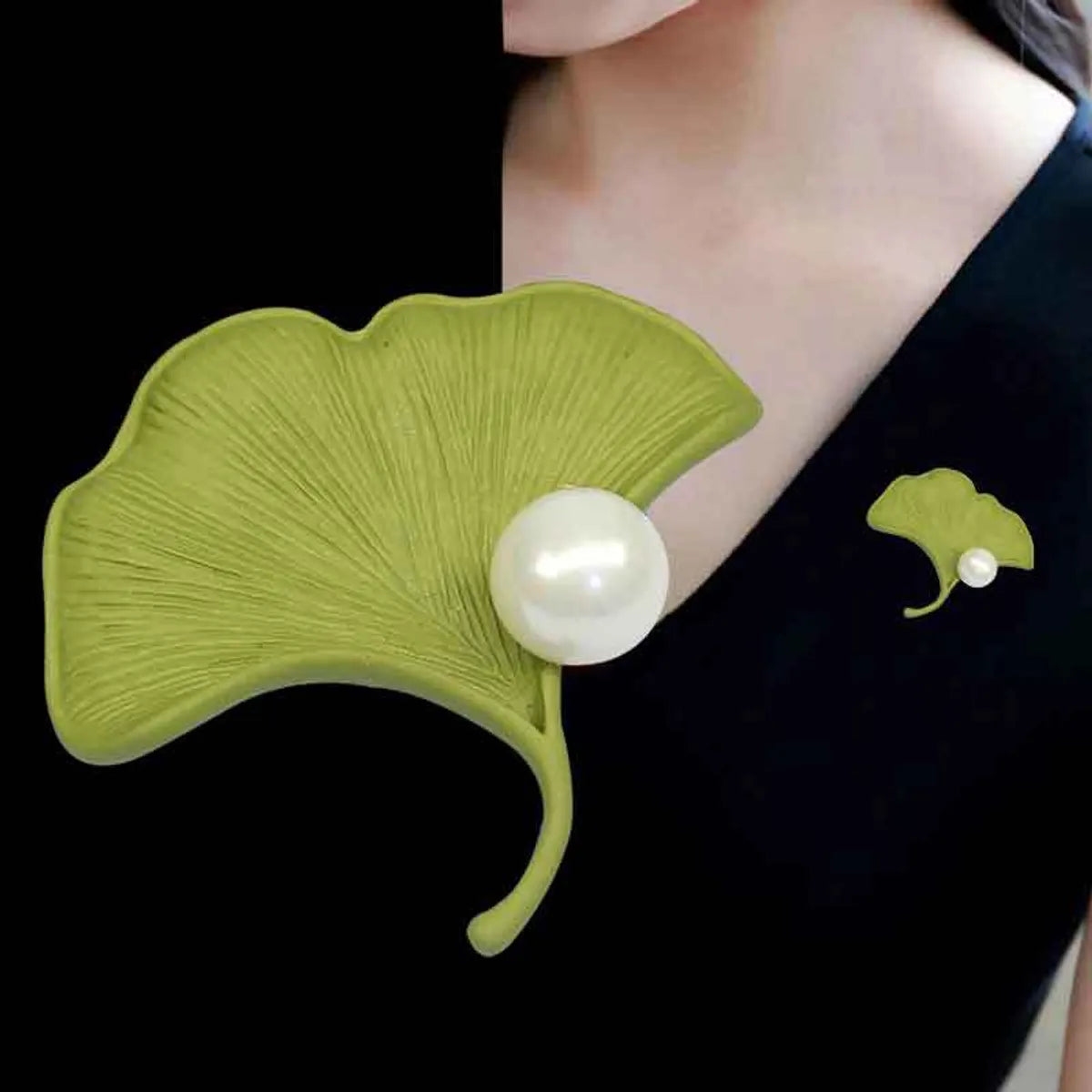 Elegant Glam Geometric Alloy Plating Inlay Artificial Pearls Rhinestones Shell Women'S Brooches