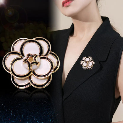 Elegant Glam Geometric Alloy Plating Inlay Artificial Pearls Rhinestones Shell Women'S Brooches