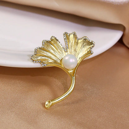 Elegant Glam Geometric Alloy Plating Inlay Artificial Pearls Rhinestones Shell Women'S Brooches