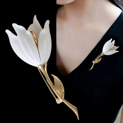 Elegant Glam Geometric Alloy Plating Inlay Artificial Pearls Rhinestones Shell Women'S Brooches