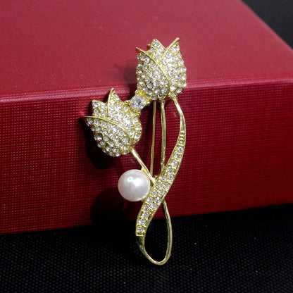 Elegant Glam Geometric Alloy Plating Inlay Artificial Pearls Rhinestones Shell Women'S Brooches