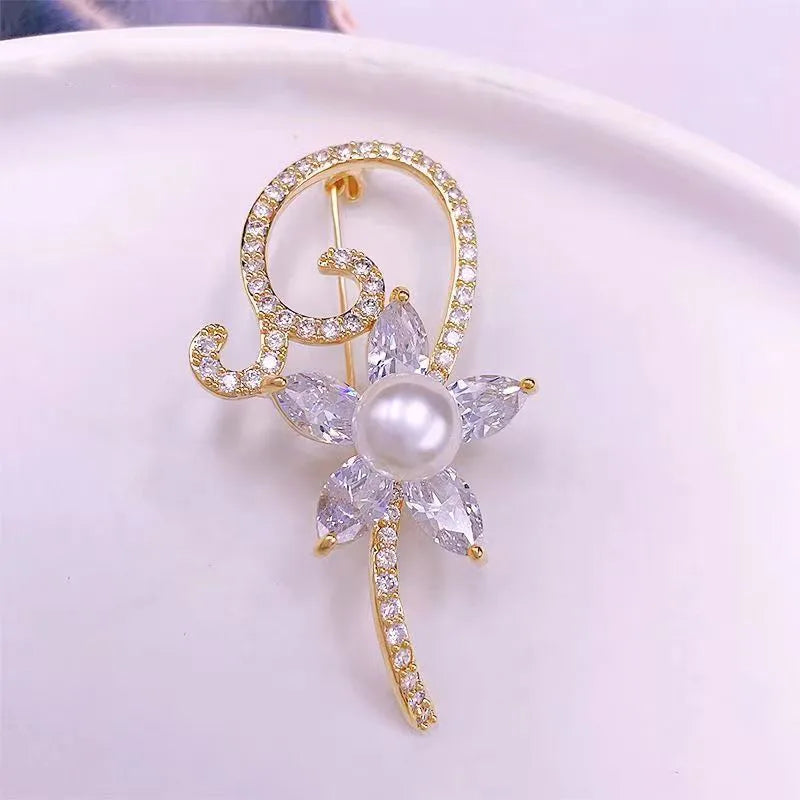 Elegant Glam Luxurious Leaf Flower Brass Plating Inlay Zircon Women'S Brooches 1 Piece