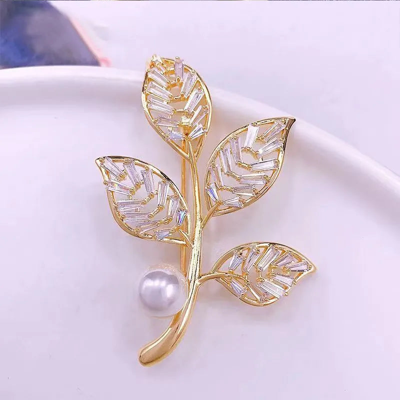 Elegant Glam Luxurious Leaf Flower Brass Plating Inlay Zircon Women'S Brooches 1 Piece