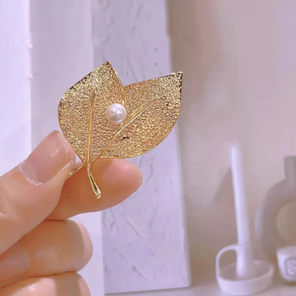 Elegant Glam Luxurious Leaf Flower Brass Plating Inlay Zircon Women'S Brooches 1 Piece