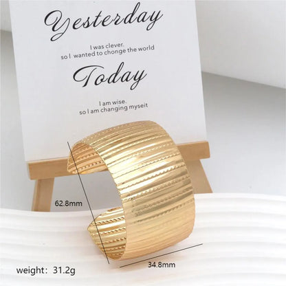 Elegant Glam Luxurious Stripe 14K Gold Plated Alloy Wholesale Bangle