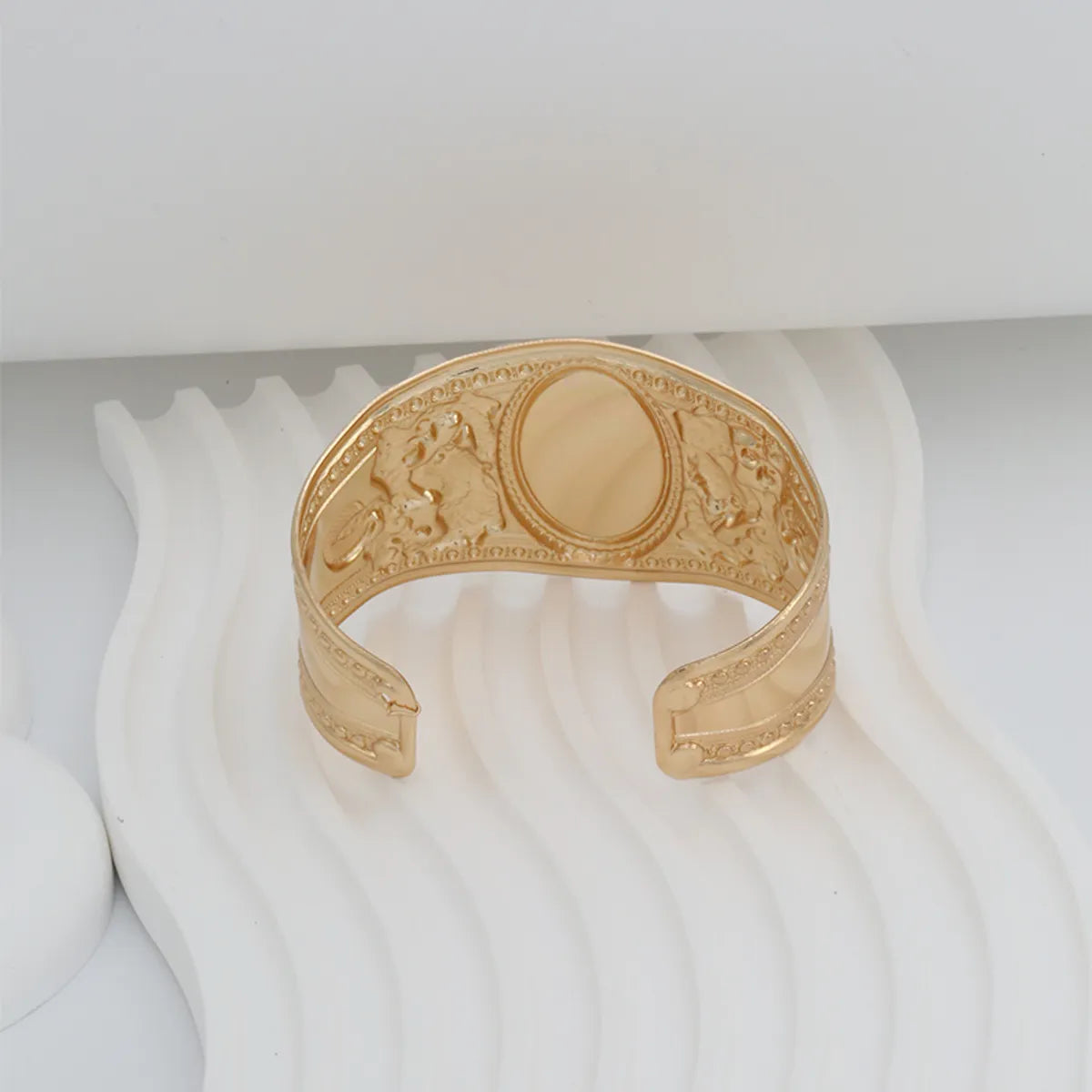 Elegant Glam Solid Color 14K Gold Plated Alloy Wholesale Bangle