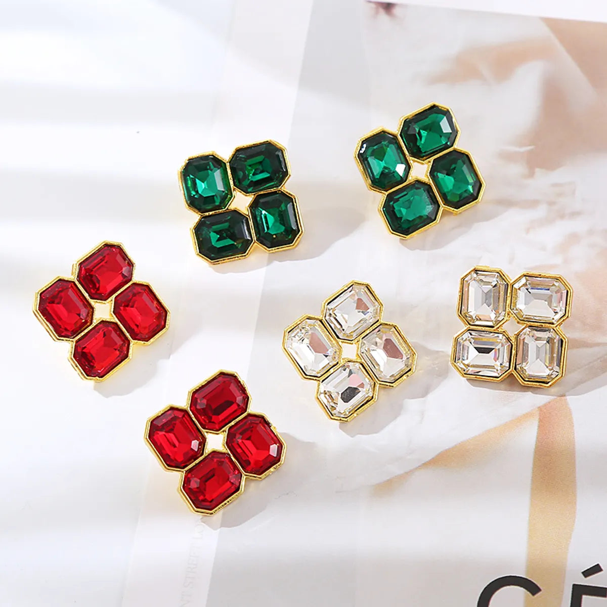 Elegant Glam Square Alloy Plating Inlay Rhinestones Gold Plated Women's Ear Studs