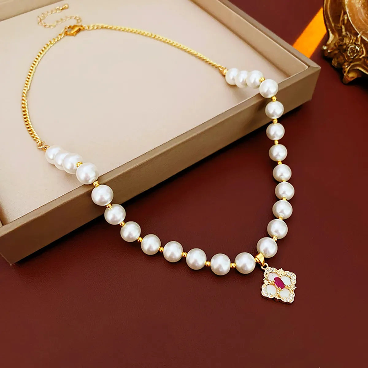 Elegant Heart Shape Flower Bow Knot Imitation Pearl Metal Beaded Inlay Rhinestones Women'S Necklace