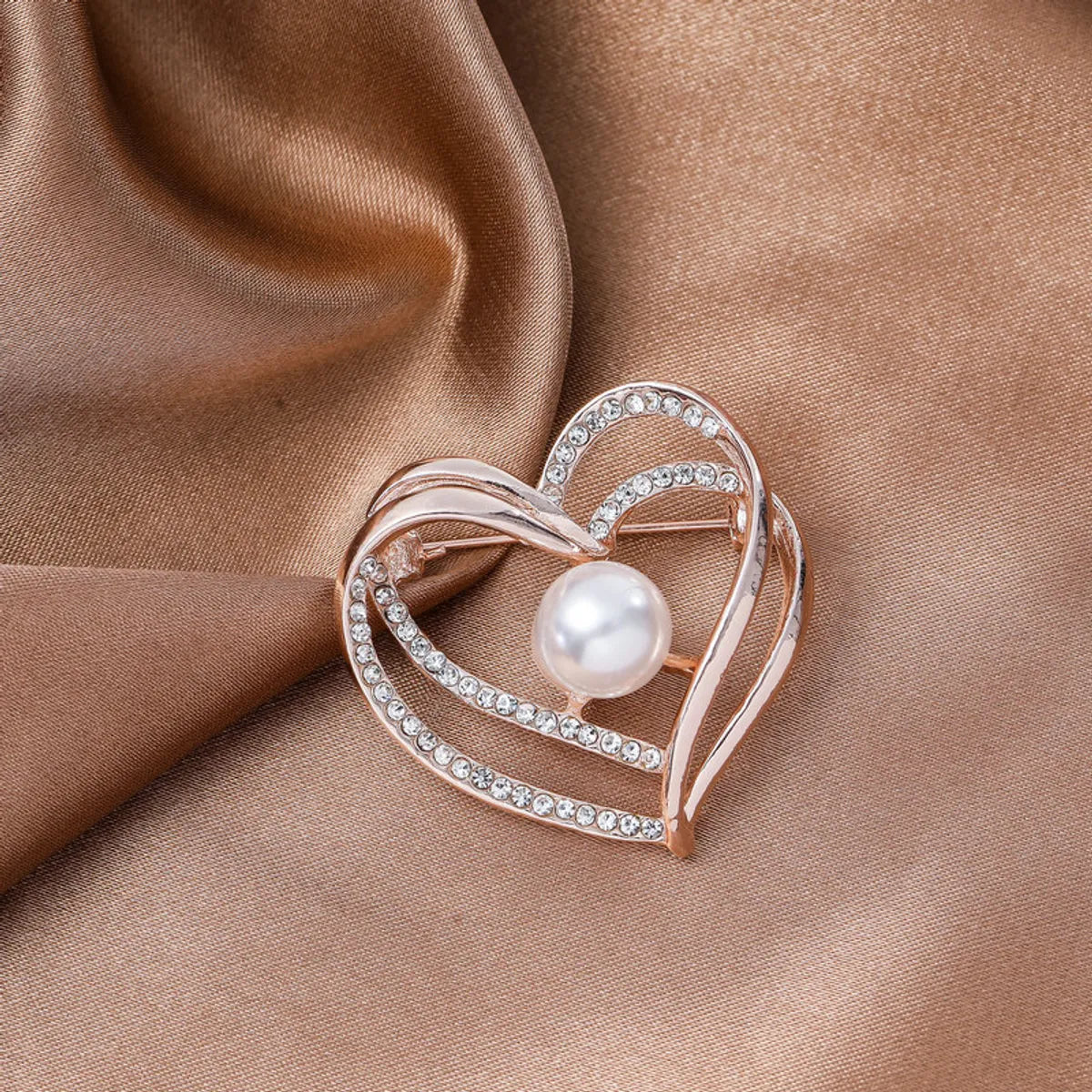 Elegant Heart Shape Flower Butterfly Imitation Pearl Alloy Rhinestone Women'S Brooches