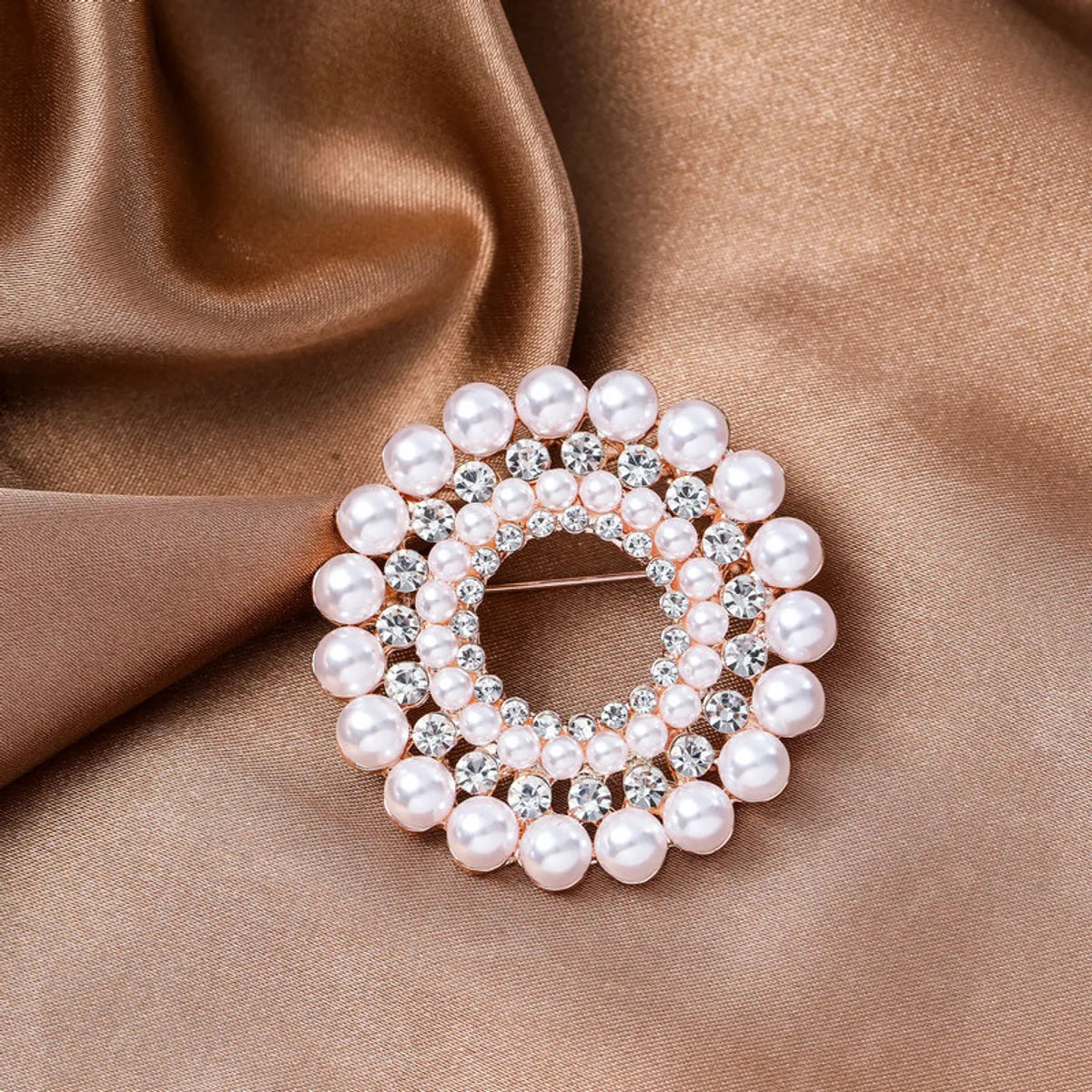 Elegant Heart Shape Flower Butterfly Imitation Pearl Alloy Rhinestone Women'S Brooches