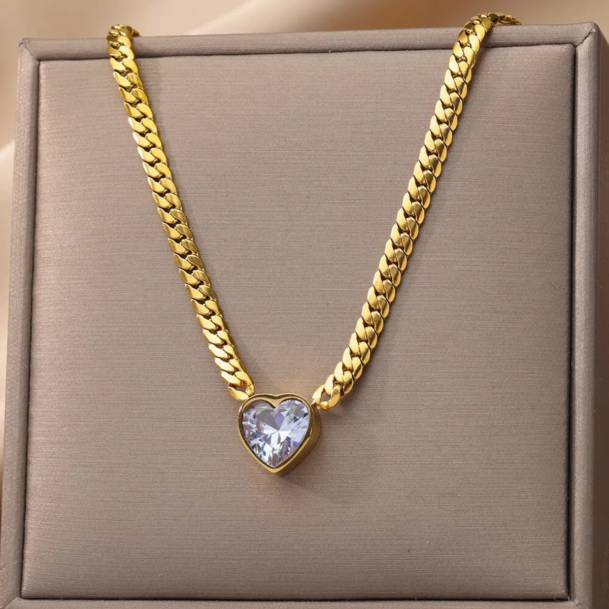 Wholesale Elegant Heart Shape Titanium Steel Plating Inlay Artificial Diamond Bracelets Necklace