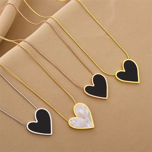 Elegant Heart Shape Titanium Steel Plating Shell Necklace