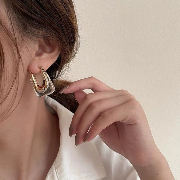 Elegant High Grade U Shaped Women's Earrings In Retro Cold Style Made Of Alloy With Geometric Design And Diamond Treatment