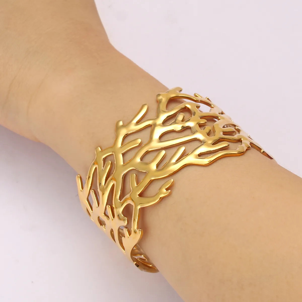 Elegant Hip-Hop Oversized Flower Butterfly 304 Stainless Steel 18K Gold Plated Bangle In Bulk