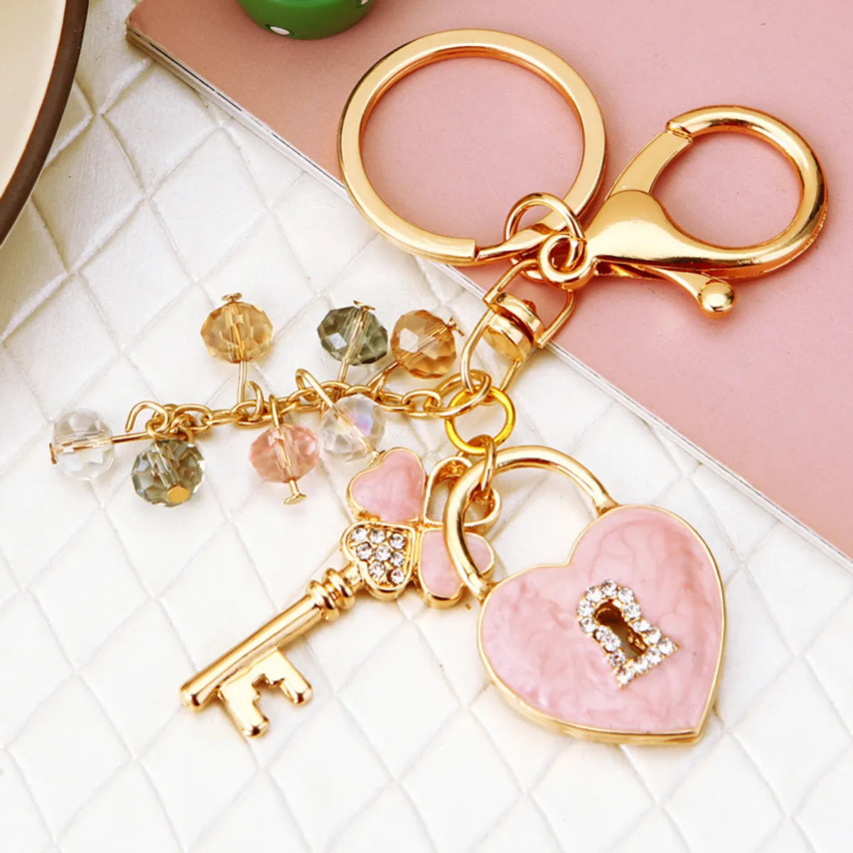 Elegant Korean Style Bag Metal Inlay Rhinestones Women'S Bag Pendant Keychain