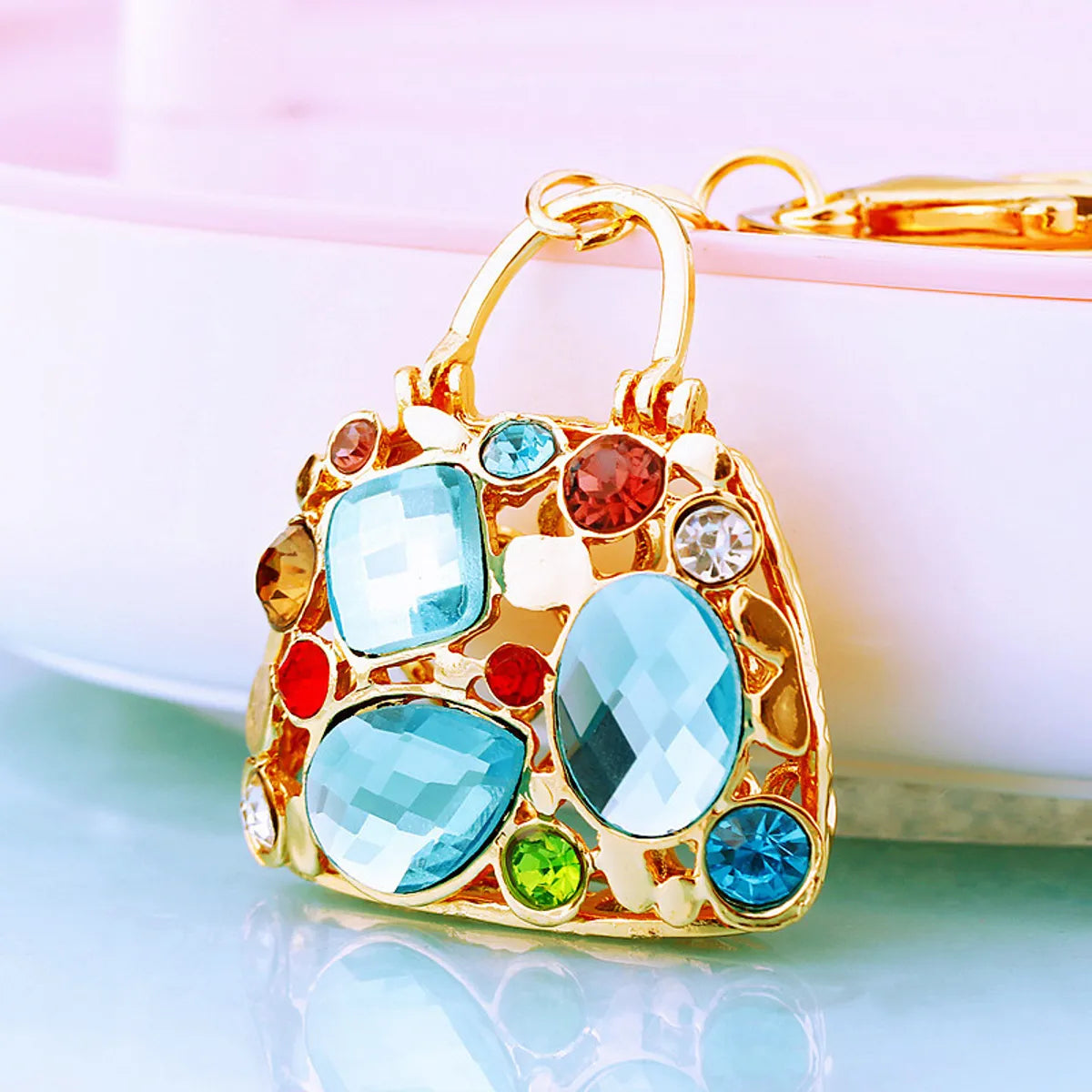 Elegant Korean Style Bag Metal Inlay Rhinestones Women'S Bag Pendant Keychain