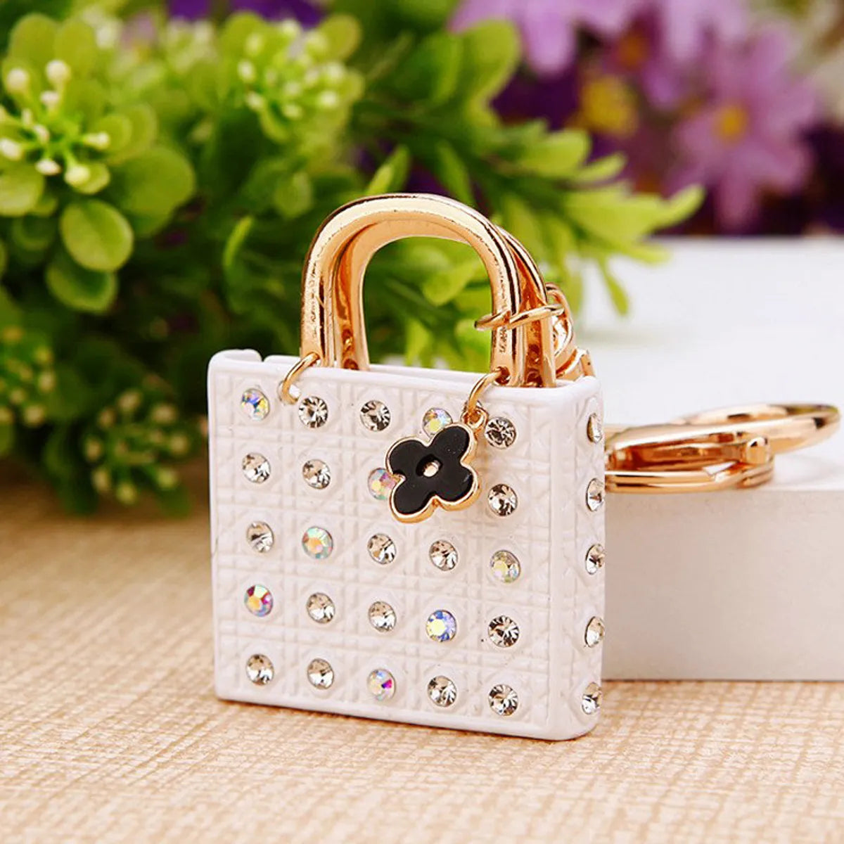 Elegant Korean Style Bag Metal Inlay Rhinestones Women'S Bag Pendant Keychain