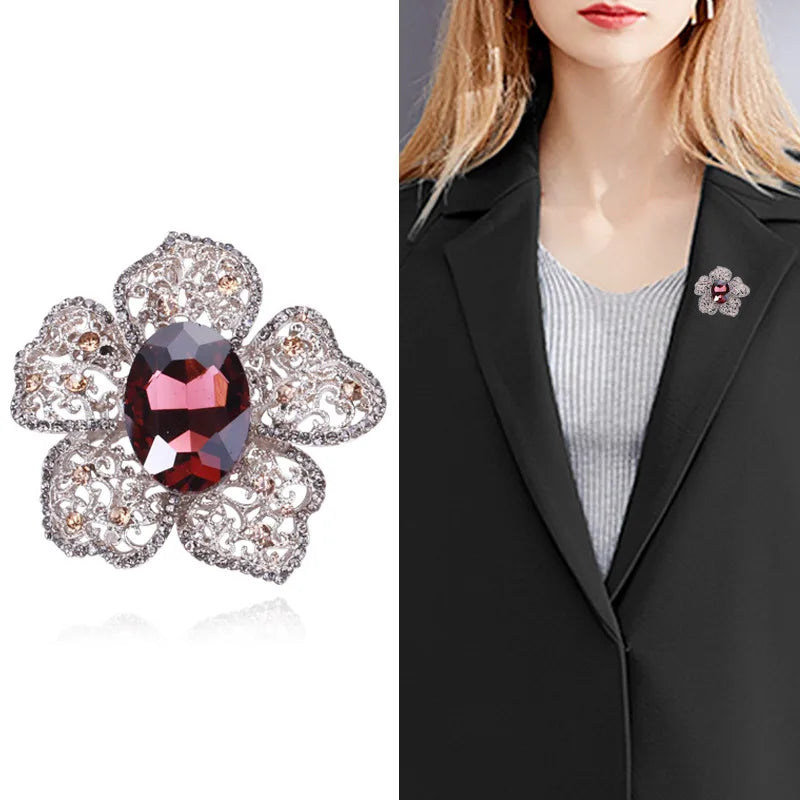 Elegant Korean Style Flower Alloy Rhinestones Women'S Brooches