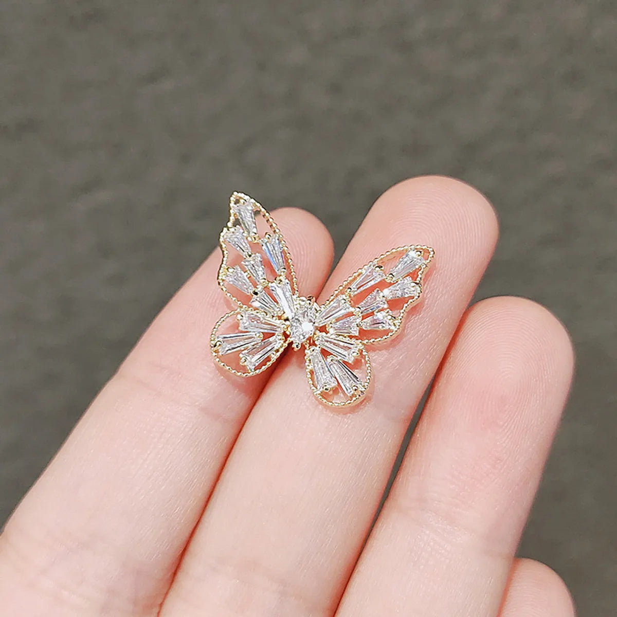 Elegant Lady Butterfly Alloy Glass Women'S Brooches 1 Piece