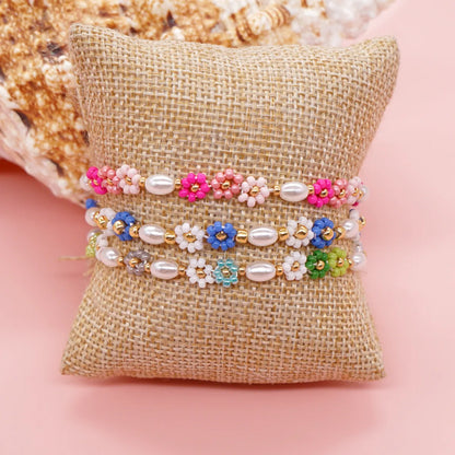 Elegant Lady Daisy Imitation Pearl Glass Women's Bracelets