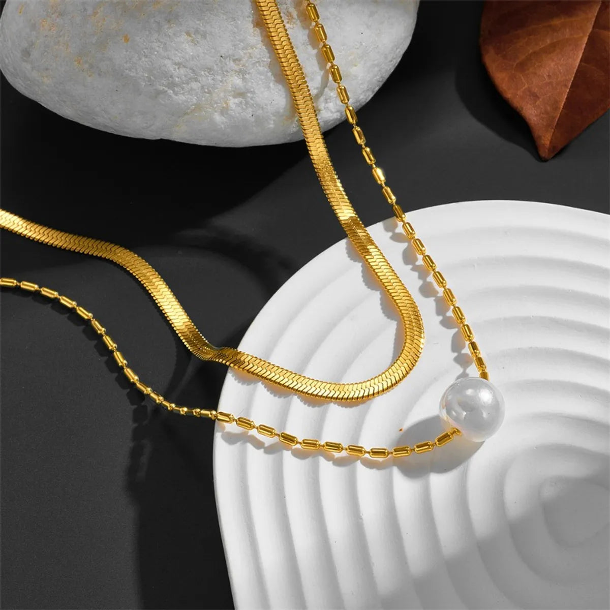 Elegant Lady Geometric Solid Color Imitation Pearl Titanium Steel Layered Necklaces