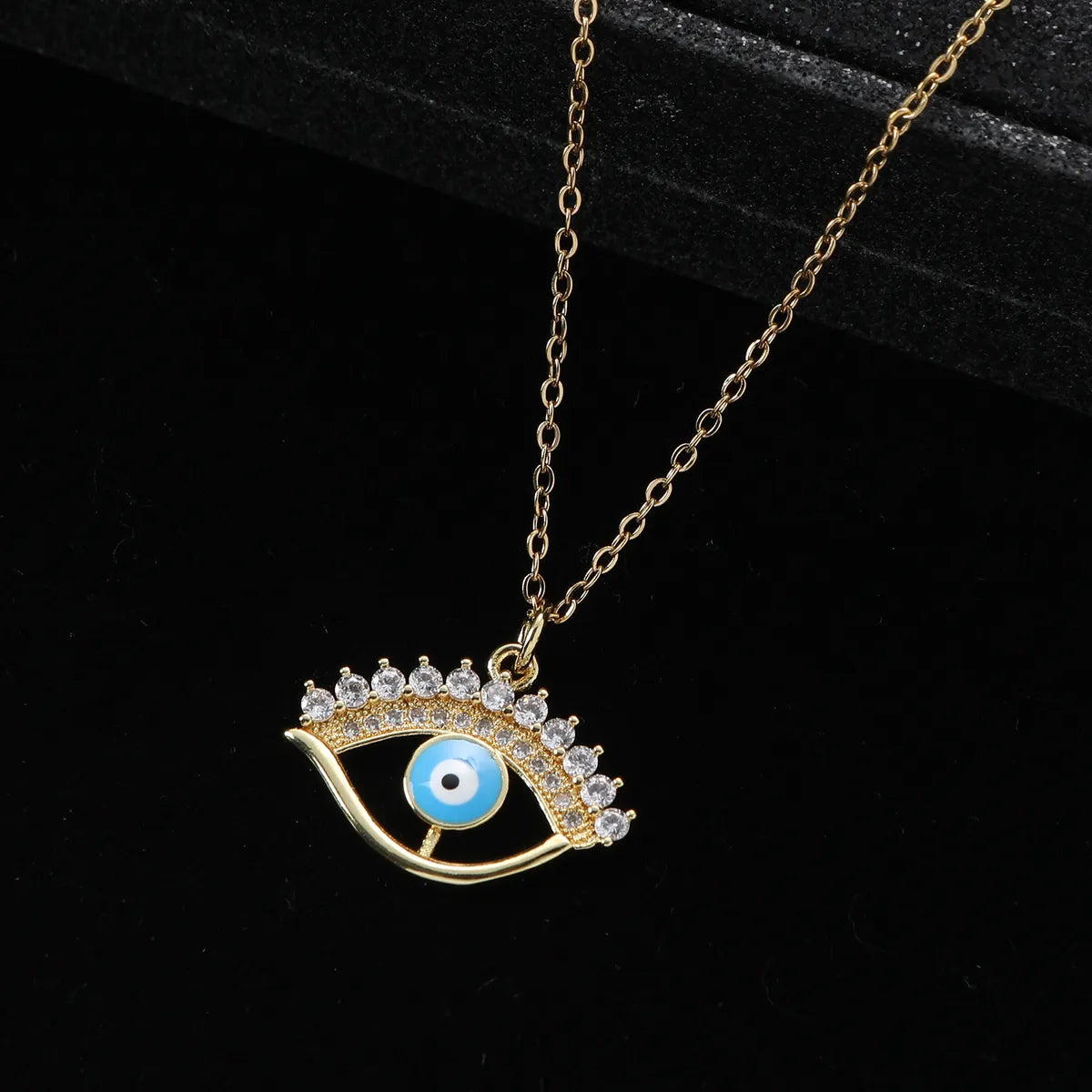 Elegant Lady Simple Style Star Eye Butterfly Zinc Alloy Inlay Artificial Gemstones Zircon Women's Pendant Necklace