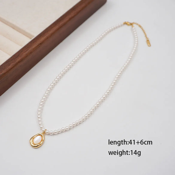 Elegant Lady Streetwear Geometric Imitation Pearl Copper Inlay Shell Fritillary Gold Plated Women'S Pendant Necklace