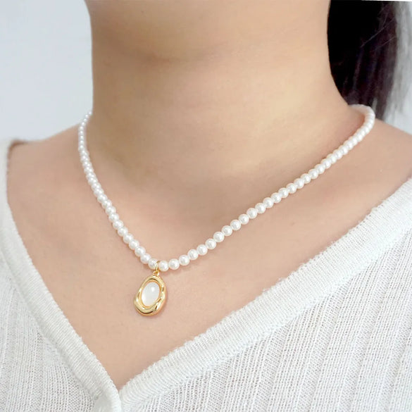 Elegant Lady Streetwear Geometric Imitation Pearl Copper Inlay Shell Fritillary Gold Plated Women'S Pendant Necklace