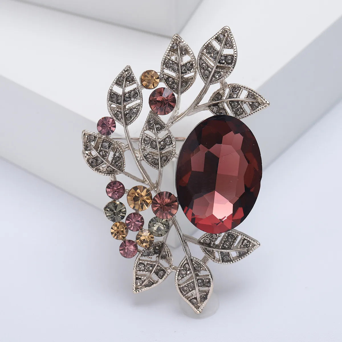 Elegant Leaf Alloy Unisex Brooches