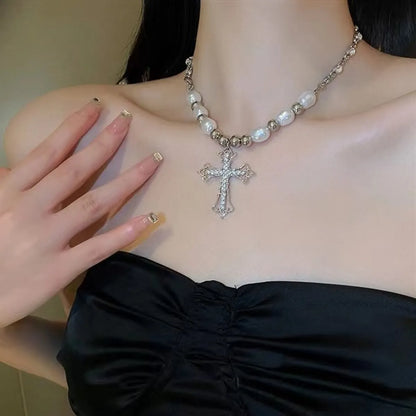 Elegant Luxurious Queen Cross Artificial Pearl Alloy Plating Hollow Out Inlay Rhinestones Silver Plated Women's Pendant Necklace