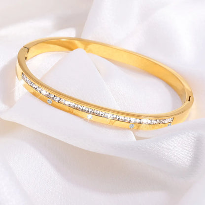 Elegant Luxurious Shiny Geometric Titanium Steel Wholesale Bangle