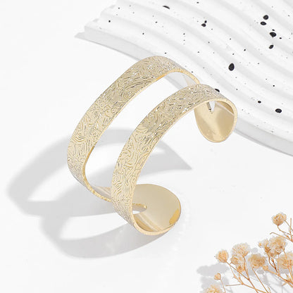 Iron Elegant Luxurious Twist Plating Spiral Stripe Bangle