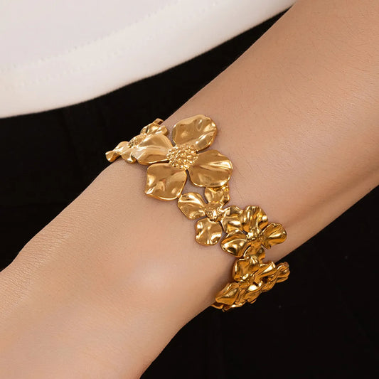 Elegant Retro Flower 201 Stainless Steel Bangle In Bulk