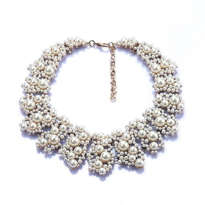 Elegant Retro Flower Alloy Plating Inlay Rhinestones Pearl Women'S Necklace