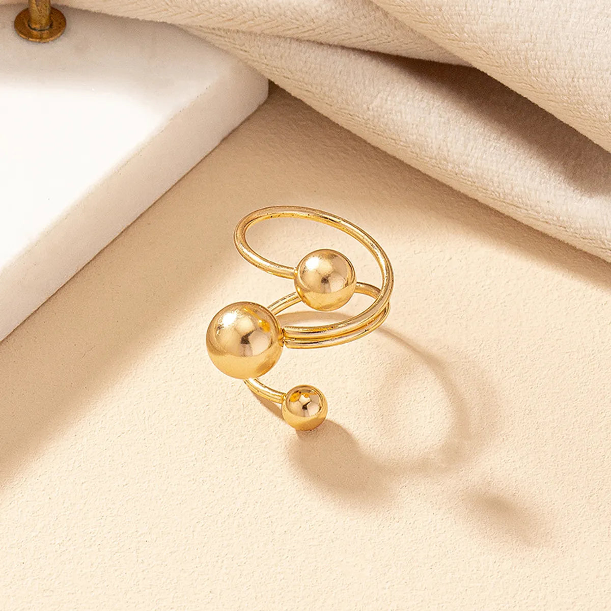 Elegant Retro Round Alloy Plating Gold Plated Women'S Open Rings