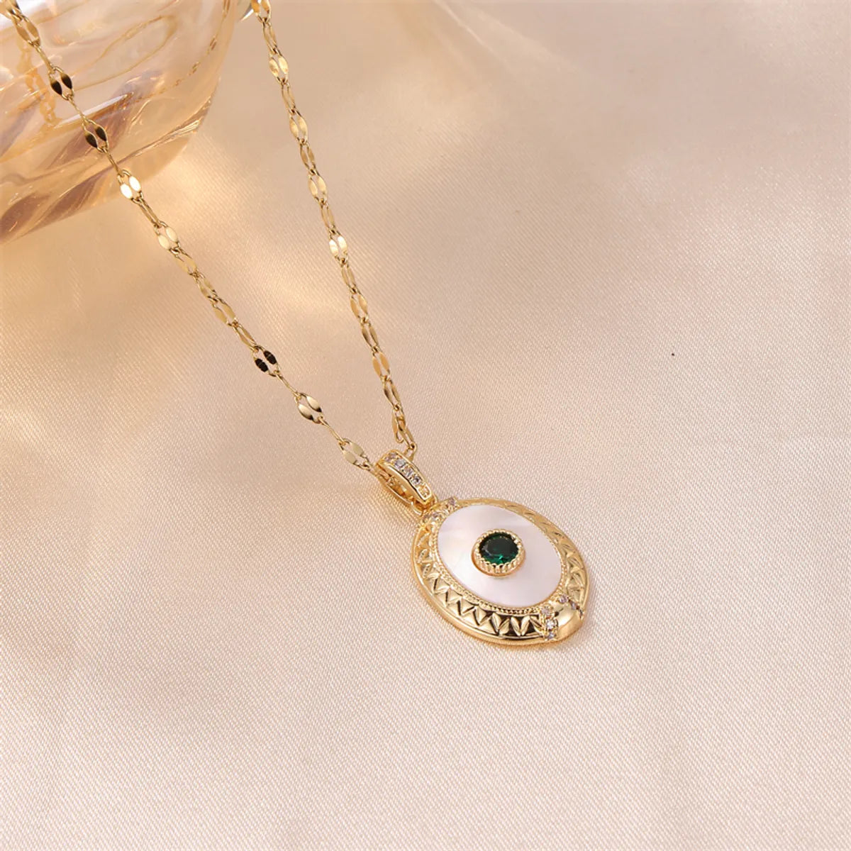 Elegant Retro Shiny Geometric Stainless Steel Plating Inlay Rhinestones 18k Gold Plated Pendant Necklace